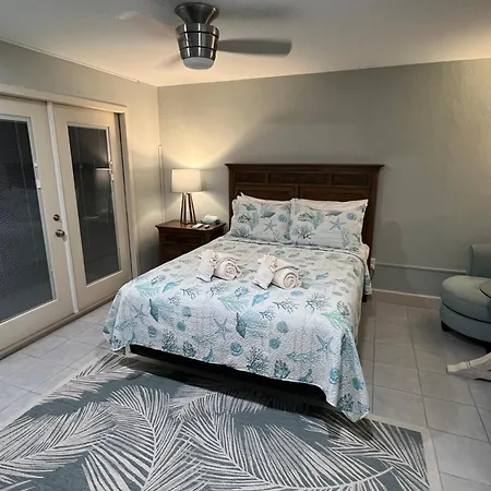 Tarpon Tale Inn-2