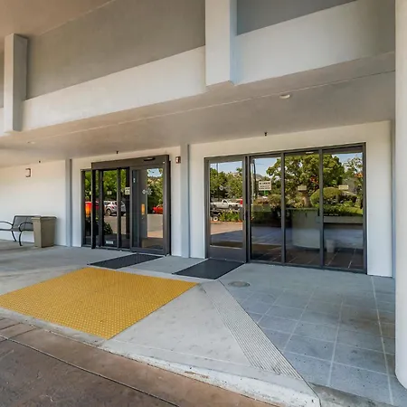 Best Western Plus Wine Country Inn & Suites-3