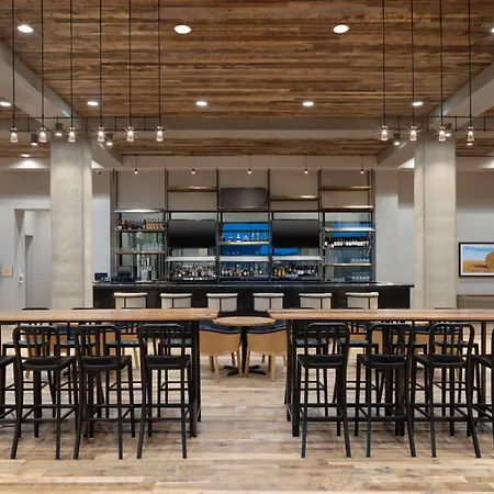 Embassy Suites By Hilton Bowling Green-3