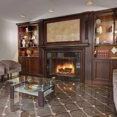 The Roslyn, Tapestry Collection By Hilton-2