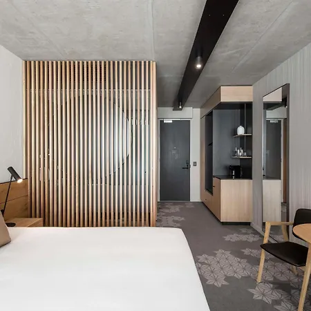Vibe Hotel Adelaide-3