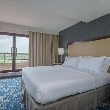Embassy Suites By Hilton Alexandria Old Town-2