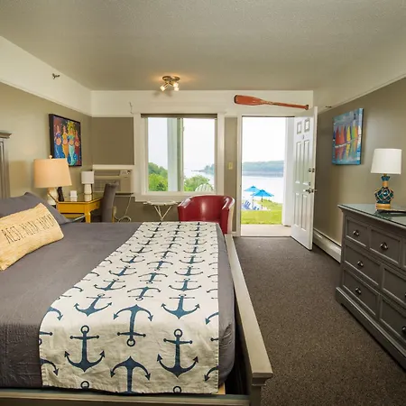 Strawberry Hill Seaside Inn-3