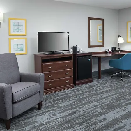 Hampton Inn & Suites Rochester-North-2