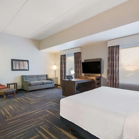 Hampton Inn & Suites Plattsburgh-2