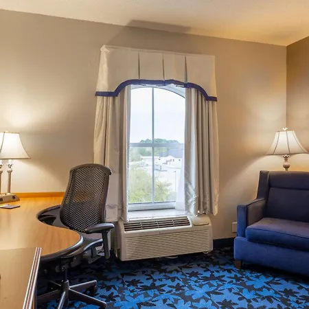 Hampton Inn & Suites Jacksonville Deerwood Park-3