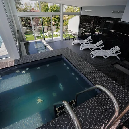 Villa Bauhaus Wellness Apart-Hotel-3