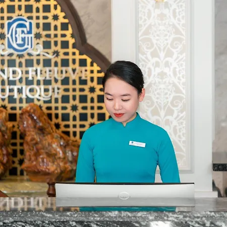 Grand Fleuve Boutique-2