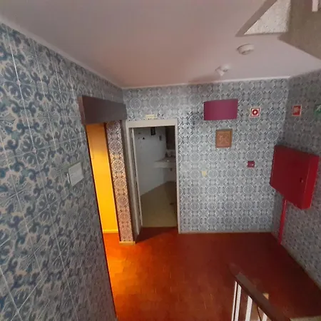 City Drops Hostel Clerigos Private Room-3