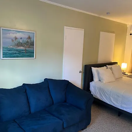 Tiana Beach Inn-3