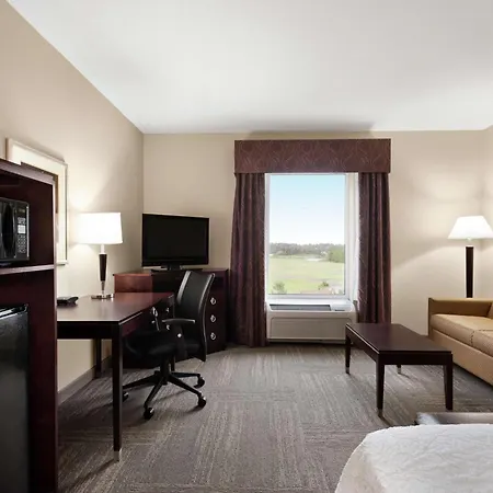 Hampton Inn & Suites Brunswick-3