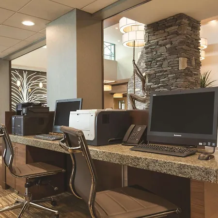 Embassy Suites Saratoga Springs-3
