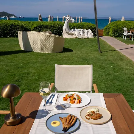 Casa Dell'Arte Hotel Of Arts & Leisure-2