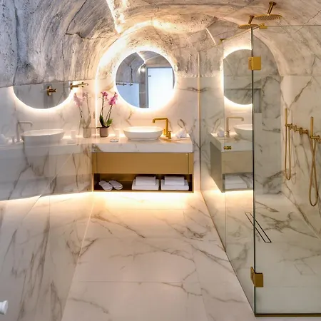 Aura Suites-2