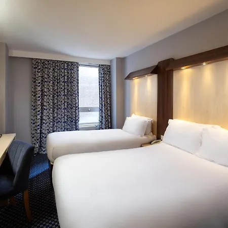 Royal National Hotel-3
