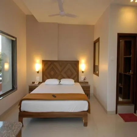 Sai Palace Budget Hotel-2