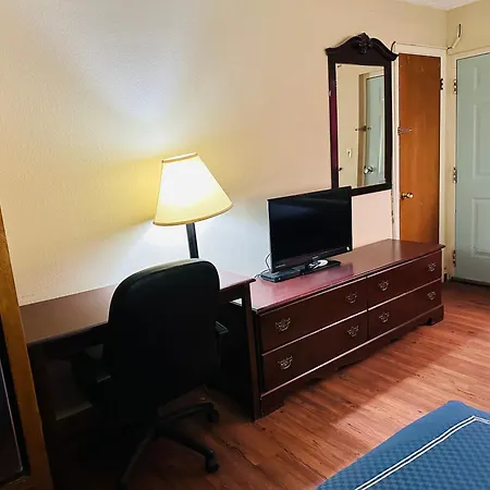 Warrick Plaza Inn-3