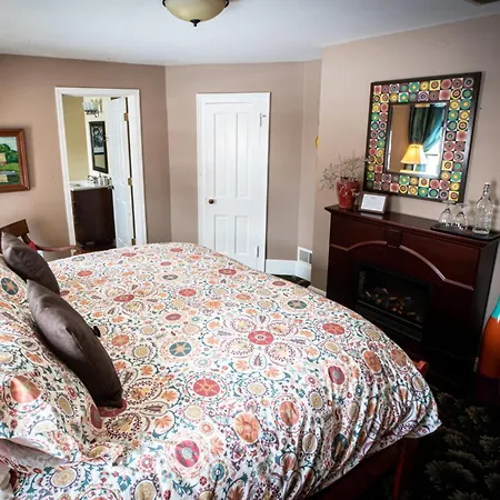 Twin Oaks Inn-2