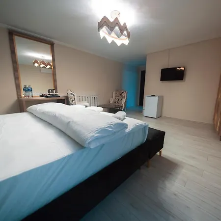 Ay Hanedan Otel-2