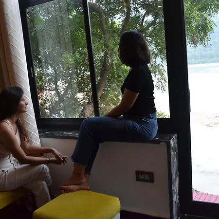 Meeram Ganga, A Heritage Stay By The Ganges At Triveni Ghat-3