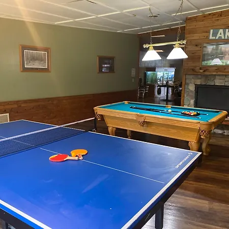 Hiawatha Lodge Inn-2