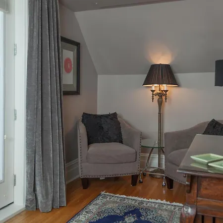 Avery House B&B-3