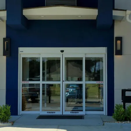 Americas Best Value Inn & Suites-Prairieville-3