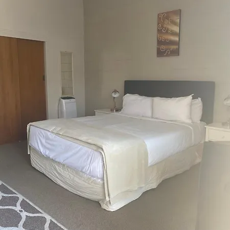 Acorn Estate Motel-2