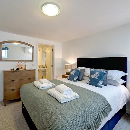Porth House-3