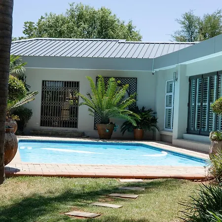 Tristan'S Place Guest House-2