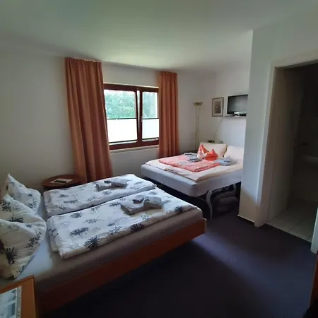 Pension Stocker-2