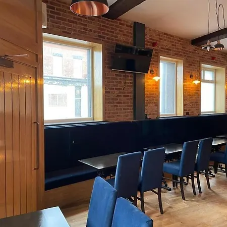The Royal Crest Hotel & Bar By Oyo-3