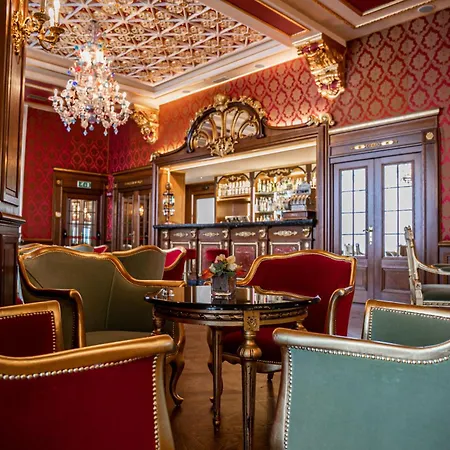 Hotel Regina Palace-2