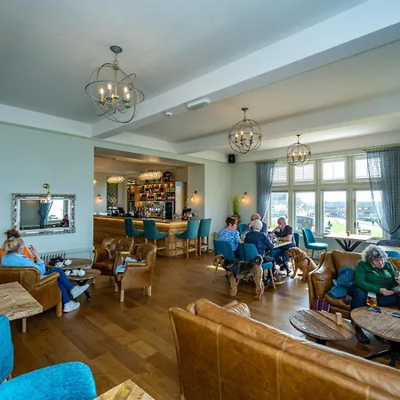 The Golden Lion Hotel-2