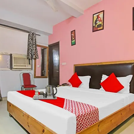 Oyo Flagship Hotel Metro Star Near Lotus Temple-3