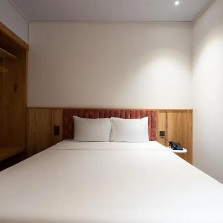 Haven Hut Riverside Hotel-2