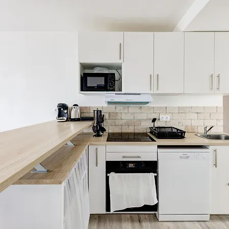 Le Central - Chambre privative avec salon et terrasse privée-3