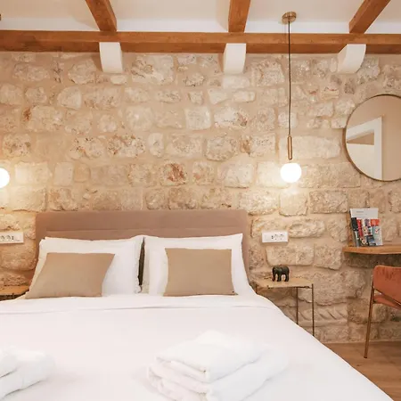 Mascheroni Luxury Rooms-2