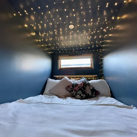 The Snug: Dorset Hideaway-2