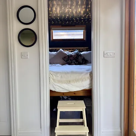 The Snug: Dorset Hideaway-3