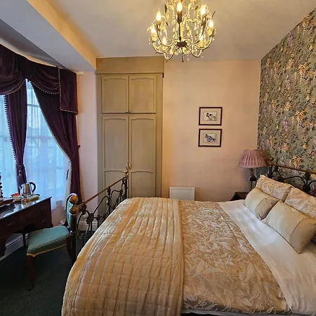 Mostyn House-2