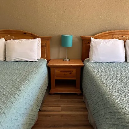 Sunset Inn And Suites-3