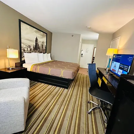Delavan Inn And Suites-2