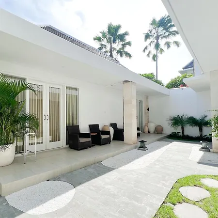 Apple Villas & Apartments, Close To Canggu & Seminyak-3