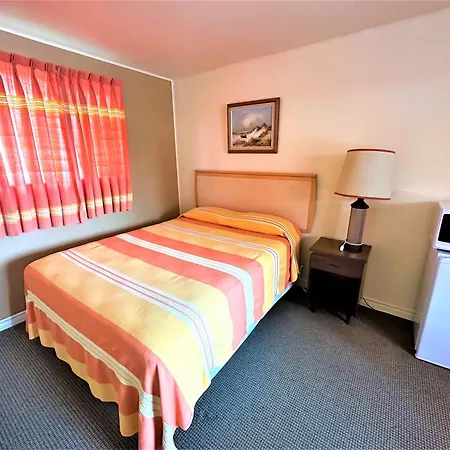 Red Top Motor Inn-3