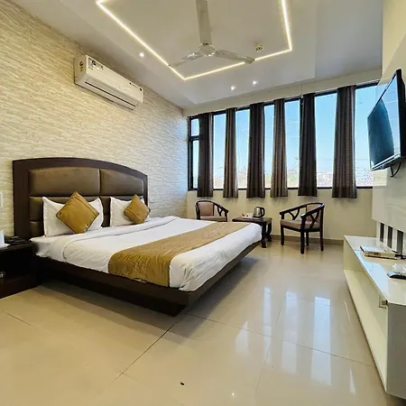 Hotel The Benz-3