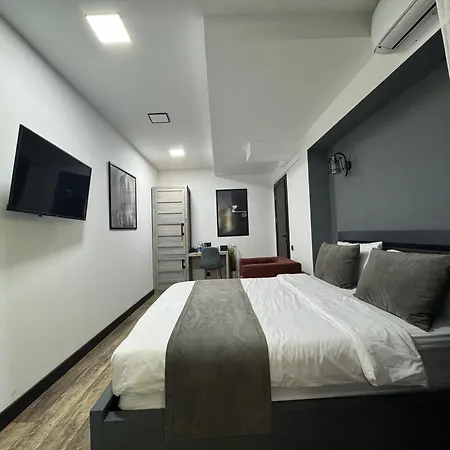 Phoenix Hotel-2