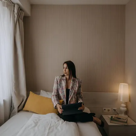 Science Hotel-2