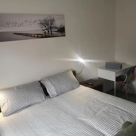 Mossbank House Luton Airport-3