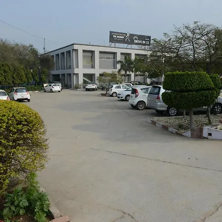Drive In 22 Resort-2
